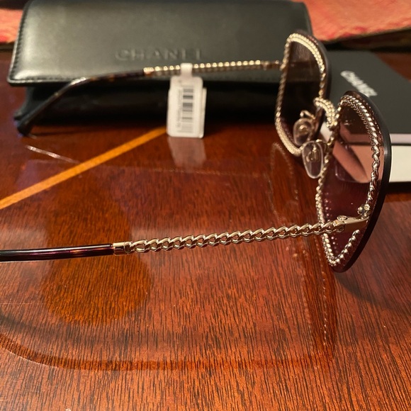 LAST ONE, NEW, AUTHENTIC, NEVER WORN CHANEL 4244 C395/S5, Case - Picture 3 of 16